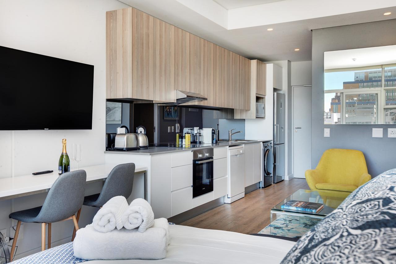 Backup-Powered Trendy Ny City Apartment At Table Mountain Città del Capo Esterno foto